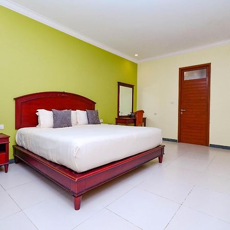 Maharani Guest House Yogyakarta Exterior photo