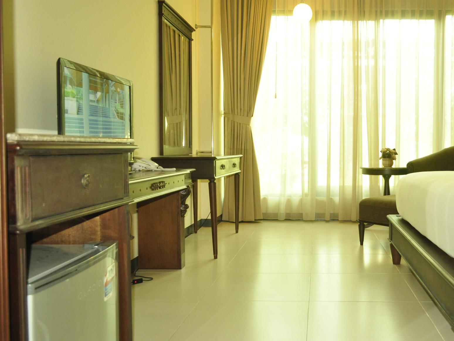 Maharani Guest House Yogyakarta Exterior photo