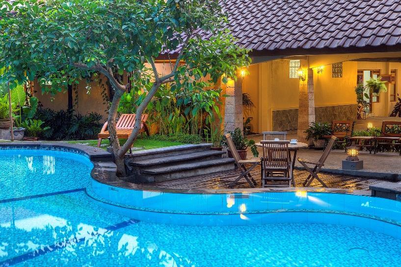 Maharani Guest House Yogyakarta Exterior photo