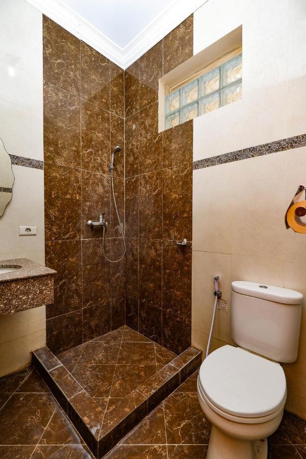 Maharani Guest House Yogyakarta Exterior photo