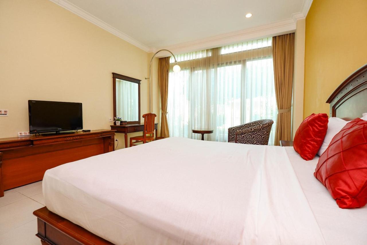 Maharani Guest House Yogyakarta Exterior photo