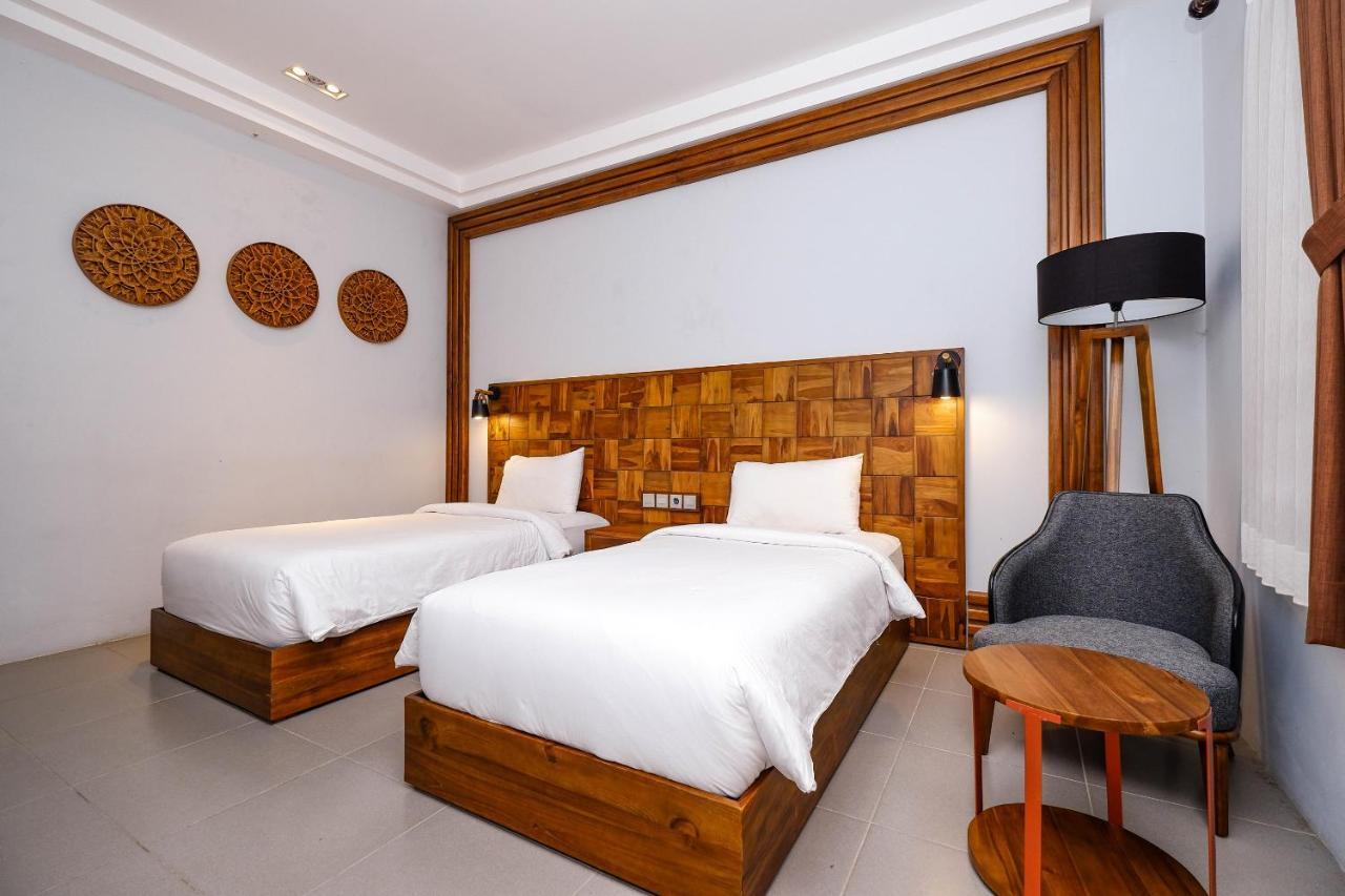 Maharani Guest House Yogyakarta Exterior photo