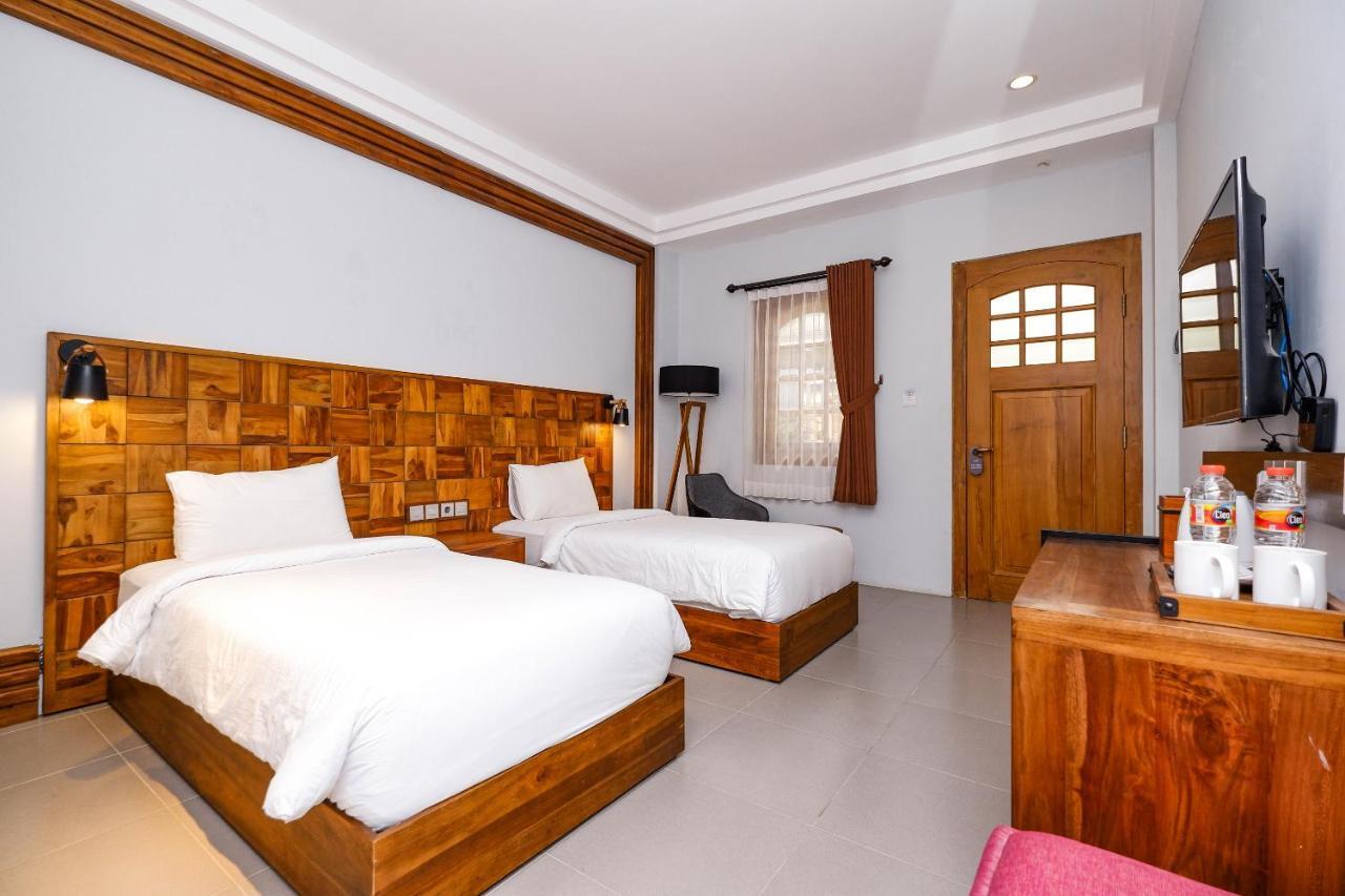 Maharani Guest House Yogyakarta Exterior photo