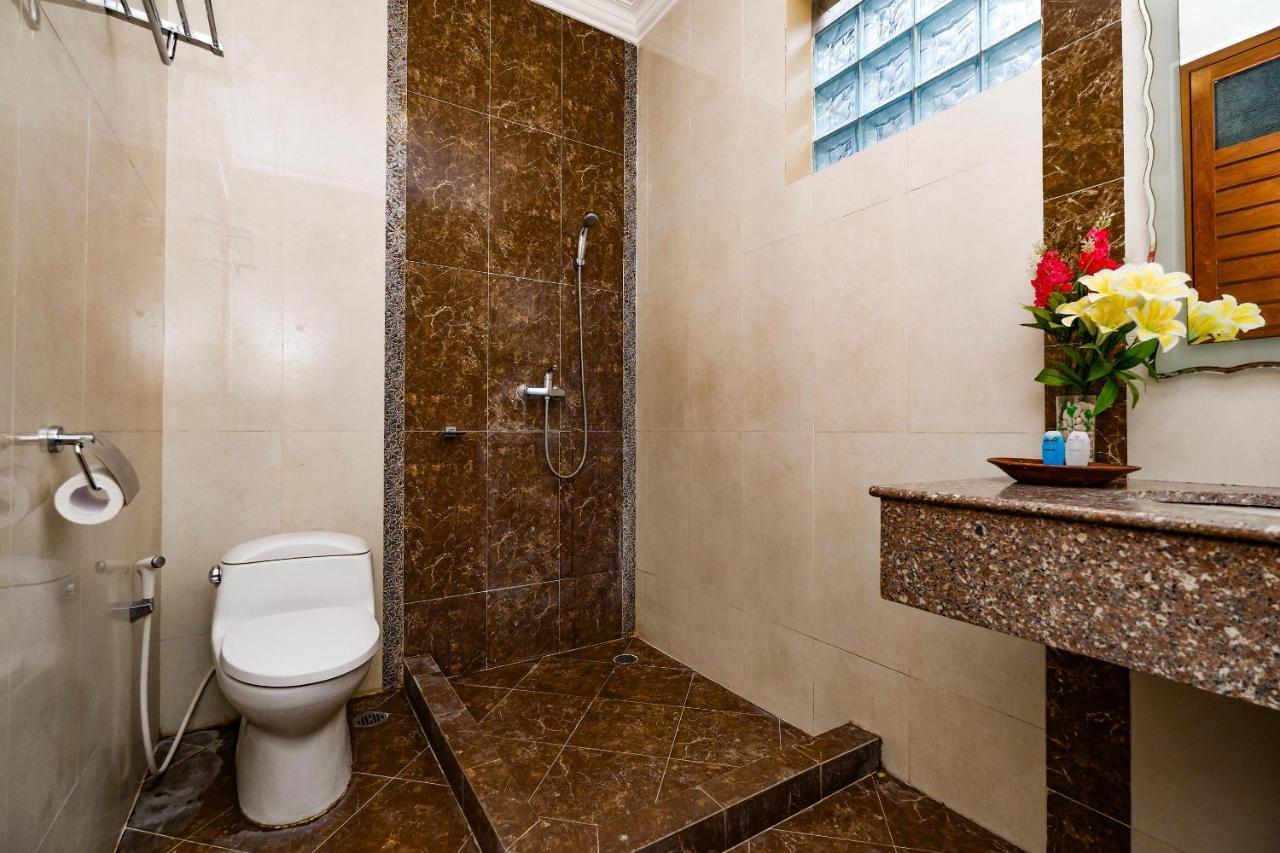 Maharani Guest House Yogyakarta Exterior photo